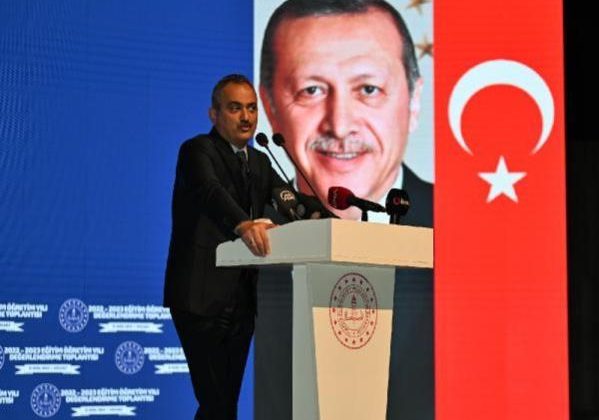 Bakan Özer: Kantinlerdeki kirayı yüzde 25 artışla sabitleme kararı aldık (3)