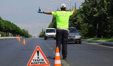 Bakan Ali Yerlikaya duyurdu… 2 milyona yakın araç denetlendi: Binlerce sürücüye işlem yapıldı!